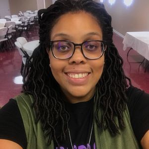 Meet your Posher, Alexis